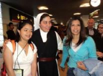 Sor M Luz tambin acudi a recibir a sus nuevas hermanas, venidas como ella de Venezuela - 