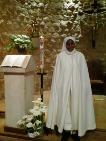 FOTOJunto al cirio, en la capilla de Vico